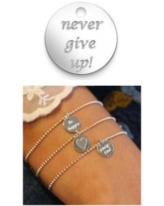 Armkette mit Anhänger 'never give up!'